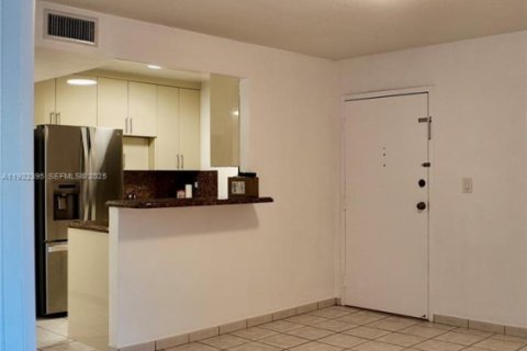 Copropriété à louer à Miami, Floride: 3 chambres, 96.15 m2 № 1976684 - photo 25