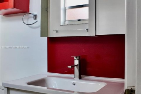 Copropriété à louer à Miami, Floride: 3 chambres, 96.15 m2 № 1976684 - photo 5