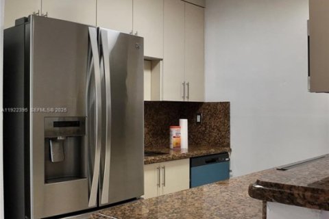 Copropriété à louer à Miami, Floride: 3 chambres, 96.15 m2 № 1976684 - photo 20