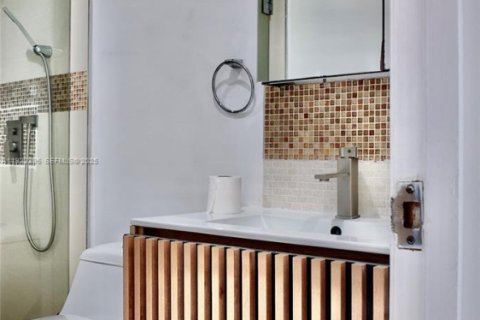 Copropriété à louer à Miami, Floride: 3 chambres, 96.15 m2 № 1976684 - photo 14