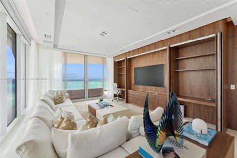 Condo in Sunny Isles Beach, Florida, 4 bedrooms  № 1944988 - photo 5