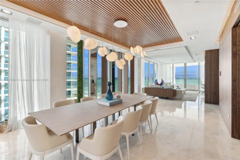 Condo in Sunny Isles Beach, Florida, 4 bedrooms  № 1944988 - photo 3