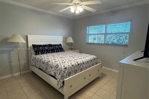 Copropriété à vendre à Lauderdale-by-the-Sea, Floride: 2 chambres, 92.9 m2 № 2010388 - photo 12