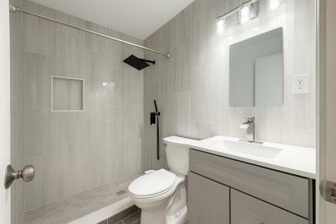 Casa en alquiler en Saint Petersburg, Florida, 3 dormitorios, 101.45 m2 № 1885159 - foto 5