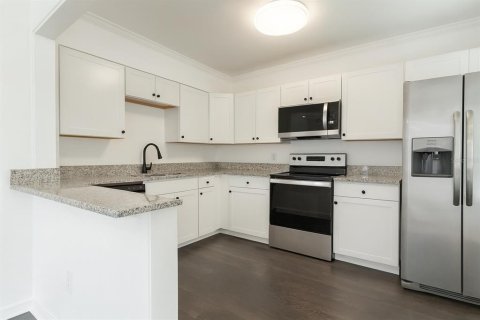 Casa en alquiler en Saint Petersburg, Florida, 3 dormitorios, 101.45 m2 № 1885159 - foto 4