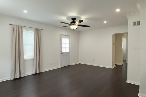 Casa en alquiler en Saint Petersburg, Florida, 3 dormitorios, 101.45 m2 № 1885159 - foto 2