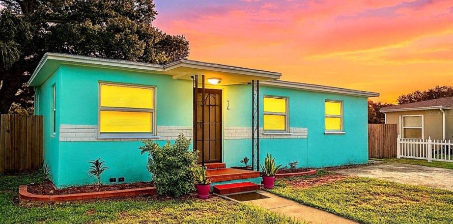 Casa en Saint Petersburg, Florida 3 dormitorios, 101.45 m2 № 1885159