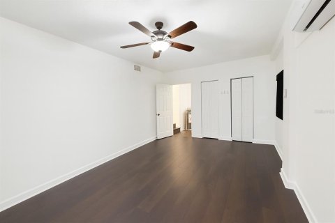 Casa en alquiler en Saint Petersburg, Florida, 3 dormitorios, 101.45 m2 № 1885159 - foto 6