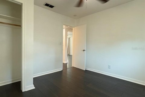 Casa en alquiler en Saint Petersburg, Florida, 3 dormitorios, 101.45 m2 № 1885159 - foto 10