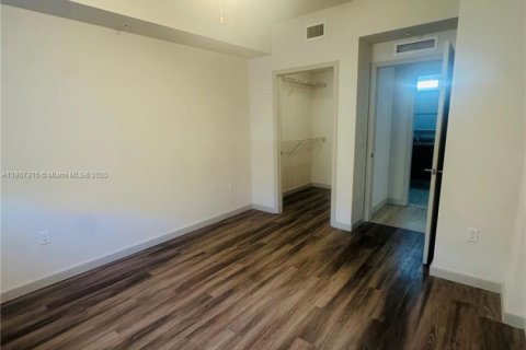 Apartamento en alquiler en Fort Lauderdale, Florida, 1 dormitorio, 118.45 m2 № 2012518 - foto 5