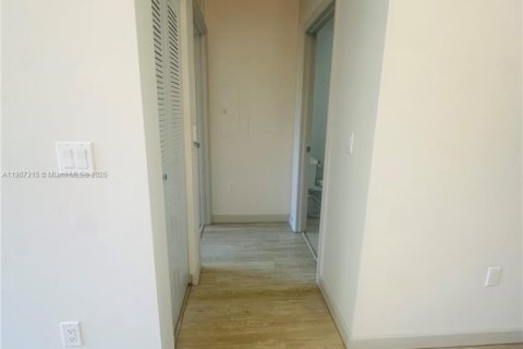 Apartamento en alquiler en Fort Lauderdale, Florida, 1 dormitorio, 118.45 m2 № 2012518 - foto 6