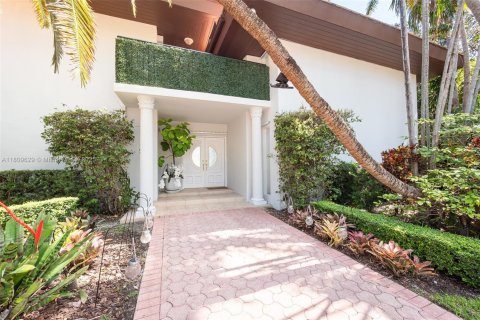 Casa en alquiler en Key Biscayne, Florida, 5 dormitorios, 496.19 m2 № 1958103 - foto 5