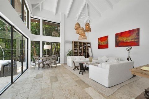 Casa en alquiler en Key Biscayne, Florida, 5 dormitorios, 496.19 m2 № 1958103 - foto 7