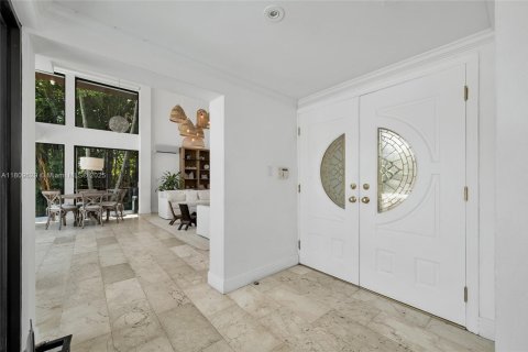 Casa en alquiler en Key Biscayne, Florida, 5 dormitorios, 496.19 m2 № 1958103 - foto 6