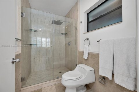 Casa en alquiler en Key Biscayne, Florida, 5 dormitorios, 496.19 m2 № 1958103 - foto 30