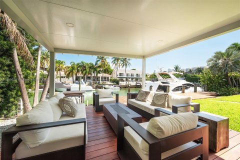 Casa en alquiler en Key Biscayne, Florida, 5 dormitorios, 496.19 m2 № 1958103 - foto 2
