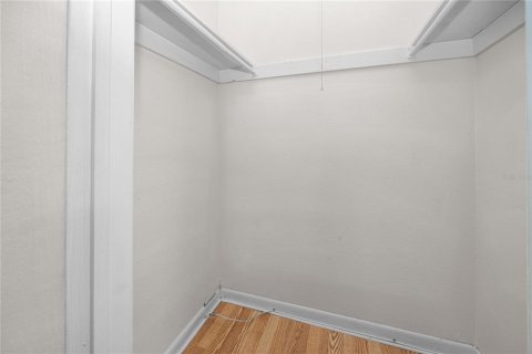 Townhouse in Saint Petersburg, Florida 2 bedrooms, 118.91 sq.m. № 2393412 - photo 24