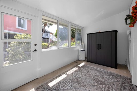 Townhouse in Saint Petersburg, Florida 2 bedrooms, 118.91 sq.m. № 2393412 - photo 16