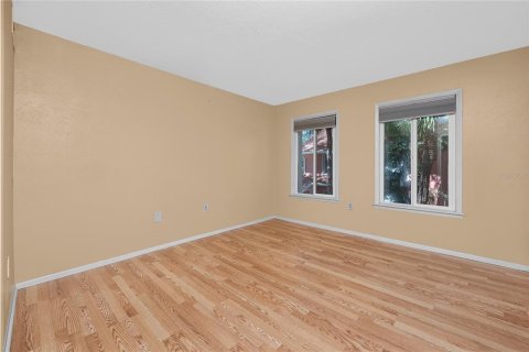 Townhouse in Saint Petersburg, Florida 2 bedrooms, 118.91 sq.m. № 2393412 - photo 28