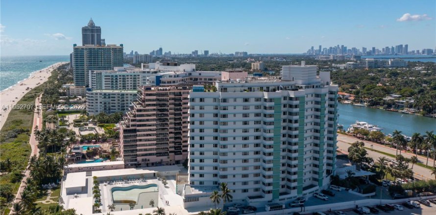 Кондоминиум с 1 спальней в Майами-Бич, Флорида № 2054604