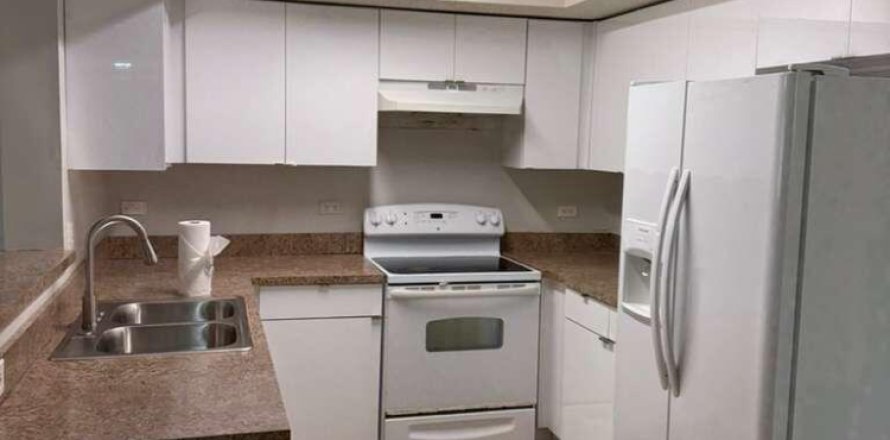 Condo à Hollywood, Floride, 2 chambres  № 2077676