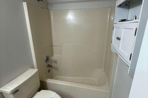 Copropriété à louer à Hollywood, Floride: 2 chambres, 82.13 m2 № 2077676 - photo 10