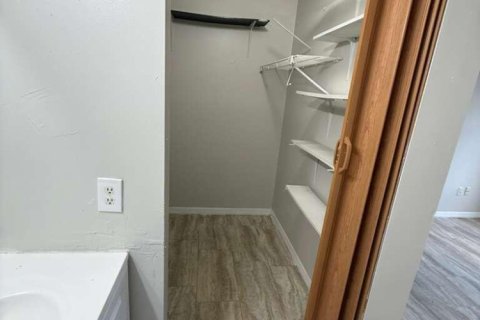 Copropriété à louer à Hollywood, Floride: 2 chambres, 82.13 m2 № 2077676 - photo 5