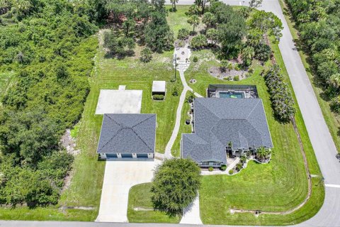Villa ou maison à vendre à Port Charlotte, Floride: 5 chambres, 274.15 m2 № 2351857 - photo 2
