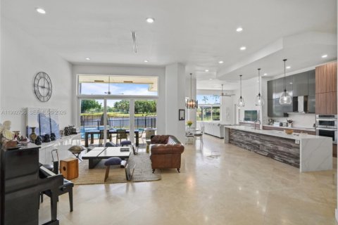 Casa en alquiler en Weston, Florida, 4 dormitorios, 294.87 m2 № 2056735 - foto 4