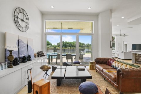 Casa en alquiler en Weston, Florida, 4 dormitorios, 294.87 m2 № 2056735 - foto 13