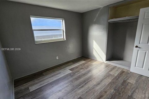 Снять в аренду виллу или дом в Форт-Лодердейл, Флорида 3 спальни, 99.03м2, № 2046277 - фото 19