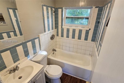 Снять в аренду виллу или дом в Форт-Лодердейл, Флорида 3 спальни, 99.03м2, № 2046277 - фото 6