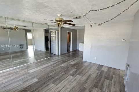 Снять в аренду виллу или дом в Форт-Лодердейл, Флорида 3 спальни, 99.03м2, № 2046277 - фото 8