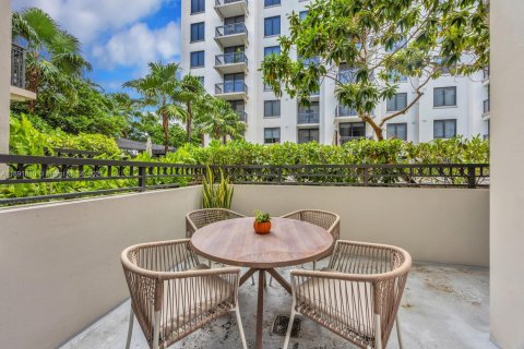 Condo in Coral Gables, Florida, 2 bedrooms  № 1944141 - photo 25