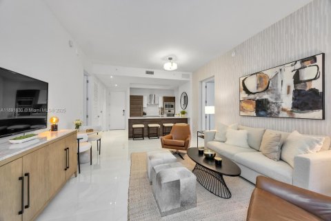 Condo in Coral Gables, Florida, 2 bedrooms  № 1944141 - photo 1