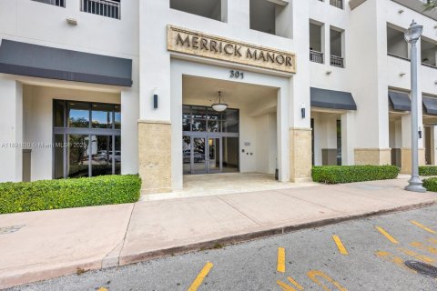 Condo in Coral Gables, Florida, 2 bedrooms  № 1944141 - photo 27