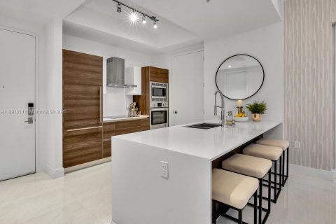 Condo in Coral Gables, Florida, 2 bedrooms  № 1944141 - photo 8