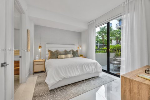 Condo in Coral Gables, Florida, 2 bedrooms  № 1944141 - photo 18