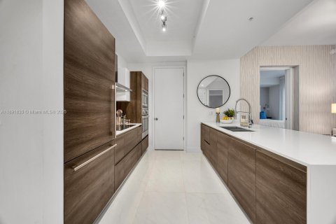 Condo in Coral Gables, Florida, 2 bedrooms  № 1944141 - photo 7