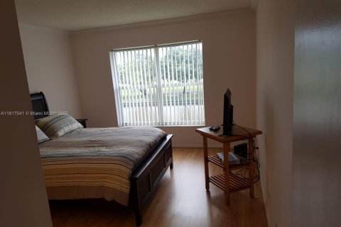 Condo in Lauderhill, Florida, 1 bedroom  № 1772671 - photo 10