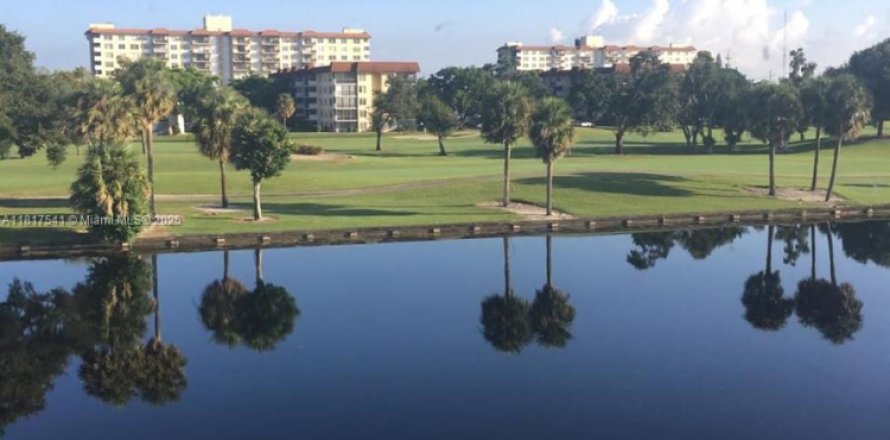 Condo in Lauderhill, Florida, 1 bedroom  № 1772671