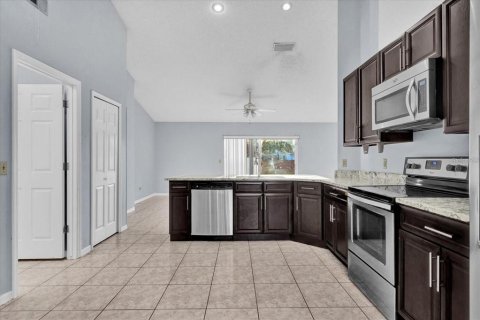 Villa ou maison à louer à Orlando, Floride: 4 chambres, 177.44 m2 № 2413547 - photo 10