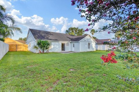 Villa ou maison à louer à Orlando, Floride: 4 chambres, 177.44 m2 № 2413547 - photo 3