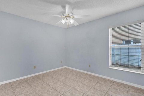 Villa ou maison à louer à Orlando, Floride: 4 chambres, 177.44 m2 № 2413547 - photo 8