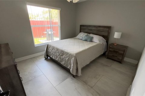 Villa ou maison à louer à Sarasota, Floride: 3 chambres, 153.1 m2 № 1721319 - photo 8
