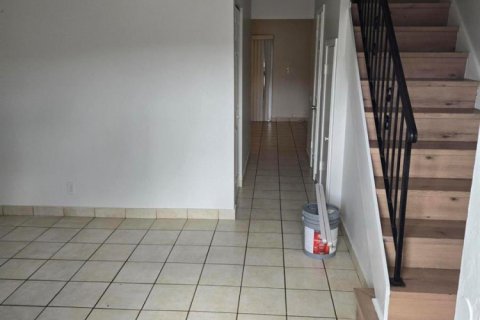 Townhouse in Davie, Florida 3 bedrooms, 119.84 sq.m. № 2175619 - photo 2