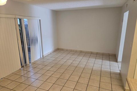Townhouse in Davie, Florida 3 bedrooms, 119.84 sq.m. № 2175619 - photo 4