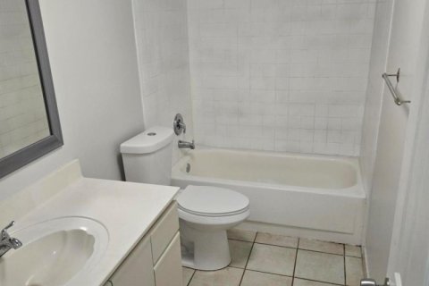 Townhouse in Davie, Florida 3 bedrooms, 119.84 sq.m. № 2175619 - photo 6