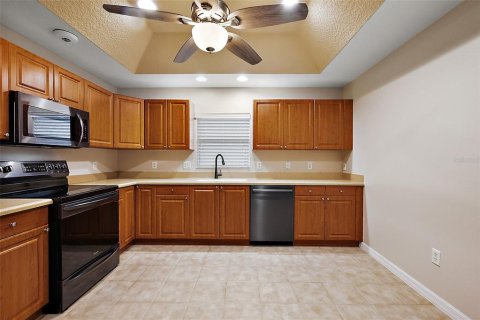 Casa en venta en Oxford, Florida, 3 dormitorios, 147.9 m2 № 1801323 - foto 4
