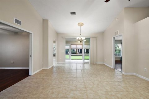 Casa en venta en Oxford, Florida, 3 dormitorios, 147.9 m2 № 1801323 - foto 10